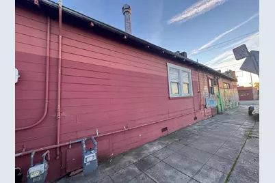 10800 Bancroft, Oakland, CA 94603 - Photo 19