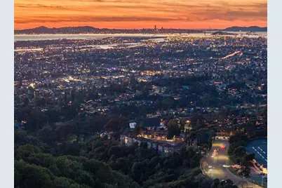 4630 Redwood Rd, Oakland, CA 94619 - Photo 3