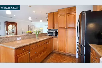 909 Santa Lucia Dr, Pleasant Hill, CA 94523 - Photo 13