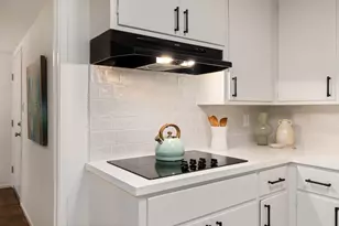 2324 Lakeshore Ave, Oakland, CA 94606 - Photo 17