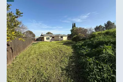 2132 Misty Ct, Pittsburg, CA 94565 - Photo 25