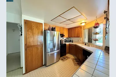 2132 Misty Ct, Pittsburg, CA 94565 - Photo 9