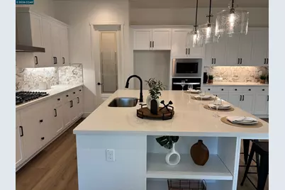 16127 Purdy Court, Lathrop, CA 95330 - Photo 9