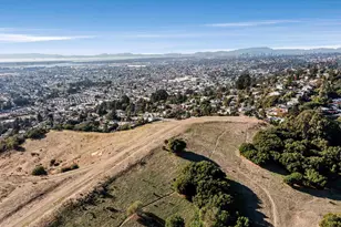 7554 Sunkist Dr, Oakland, CA 94605 - Photo 39