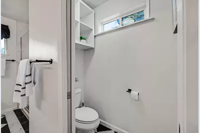 7554 Sunkist Dr, Oakland, CA 94605 - Photo 35