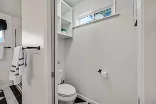 7554 Sunkist Dr, Oakland, CA 94605 - Photo 35