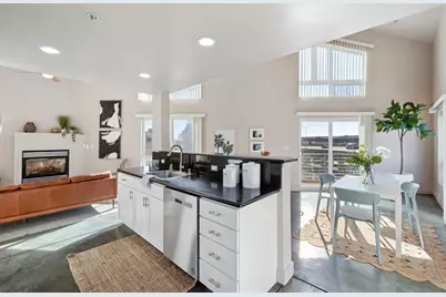 675 8th St #10, Oakland, CA 94607 - Photo 17