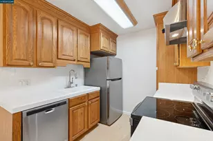 1407 Marchbanks Dr, Walnut Creek, CA 94598 - Photo 13