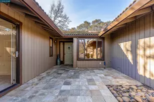 15 Fairway Pl, Fairfield, CA 94534 - Photo 3