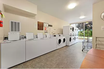 320 Lee St #405, Oakland, CA 94610 - Photo 31