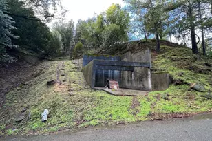 6558 Girvin Dr, Oakland, CA 94611 - Photo 9