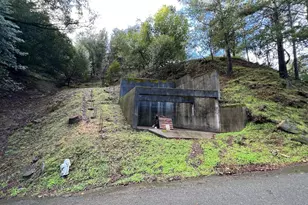 6558 Girvin Dr, Oakland, CA 94611 - Photo 7