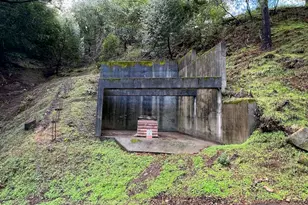 6558 Girvin Dr, Oakland, CA 94611 - Photo 9