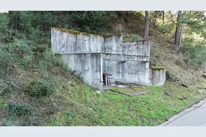 6558 Girvin Dr, Oakland, CA 94611 - Photo 7