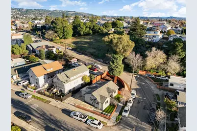 2151 Santa Rita St, Oakland, CA 94601 - Photo 39