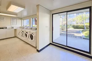 8 Admiral Dr, Emeryville, CA 94608 - Photo 27