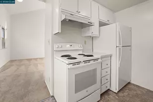 833 Camelback Pl, Pleasant Hill, CA 94523 - Photo 11