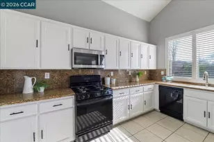 1100 Cherry Blossom Ln, Tracy, CA 95377 - Photo 9