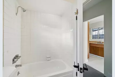 6628 Brann St, Oakland, CA 94605 - Photo 19