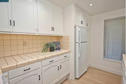 1857 Golden Rain Rd #1, Walnut Creek, CA 94595 - Photo 9