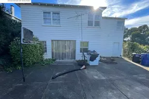 4101 Mountain View Ave, Oakland, CA 94605 - Photo 9