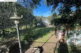 4101 Mountain View Ave, Oakland, CA 94605 - Photo 3