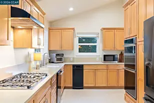 166 Midship Dr, Hercules, CA 94547 - Photo 15