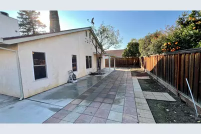 2231 Hillcrest Dr, Tracy, CA 95377 - Photo 9