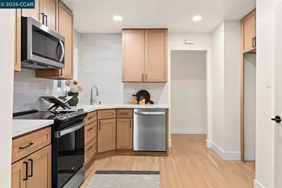 1005 Claremont Dr, Concord, CA 94518 - Photo 15