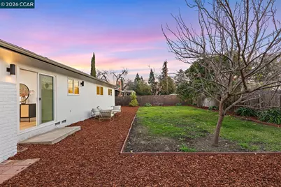 1005 Claremont Dr, Concord, CA 94518 - Photo 33