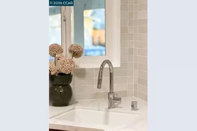 1005 Claremont Dr, Concord, CA 94518 - Photo 17