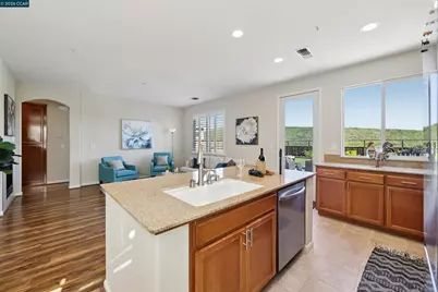 1078 Santa Lucia Dr, Pittsburg, CA 94565 - Photo 15