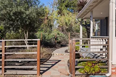 9600 Golf Links, Oakland, CA 94605 - Photo 5