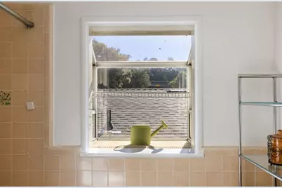 9600 Golf Links, Oakland, CA 94605 - Photo 21