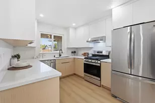 1594 Hallbrook Dr, San Jose, CA 95118 - Photo 11