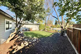 14 Bristol Ct, Pleasant Hill, CA 94523 - Photo 5