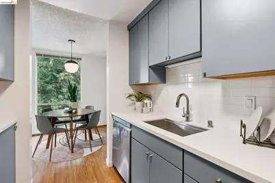 2700 Le Conte Ave #402, Berkeley, CA 94709 - Photo 19