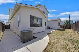 18499 Lewiston Dr, Lathrop, CA 95330 - Photo 17