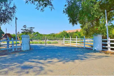 1295 Shell Cir, Clayton, CA 94517 - Photo 45