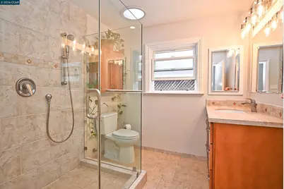 1013 Pleasant Valley Dr, Pleasant Hill, CA 94523 - Photo 25