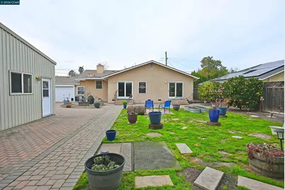 1013 Pleasant Valley Dr, Pleasant Hill, CA 94523 - Photo 37