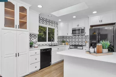 4126 Camelot Ct, Pittsburg, CA 94565 - Photo 5