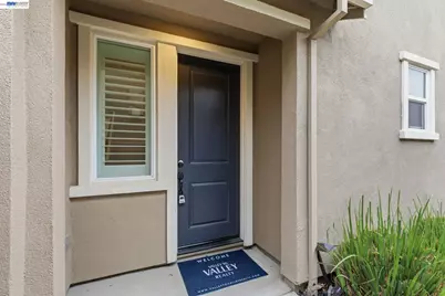 1703 Solano Court, Lathrop, CA 95330 - Photo 5