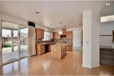 9416 Lyndley Plaza Way, Elk Grove, CA 95624 - Photo 11