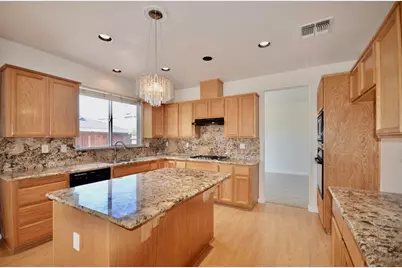 9416 Lyndley Plaza Way, Elk Grove, CA 95624 - Photo 9