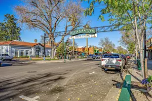 297 Del Valle Ct, Pleasanton, CA 94566 - Photo 47