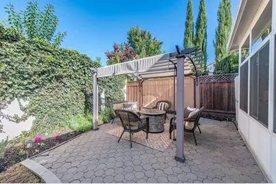 297 Del Valle Ct, Pleasanton, CA 94566 - Photo 35