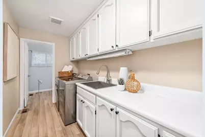 297 Del Valle Ct, Pleasanton, CA 94566 - Photo 19