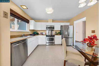 121 Fir Ct, Hercules, CA 94547 - Photo 15