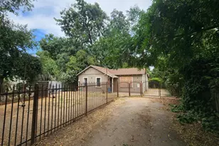 3249 B St, Sacramento, CA 95816 - Photo 1